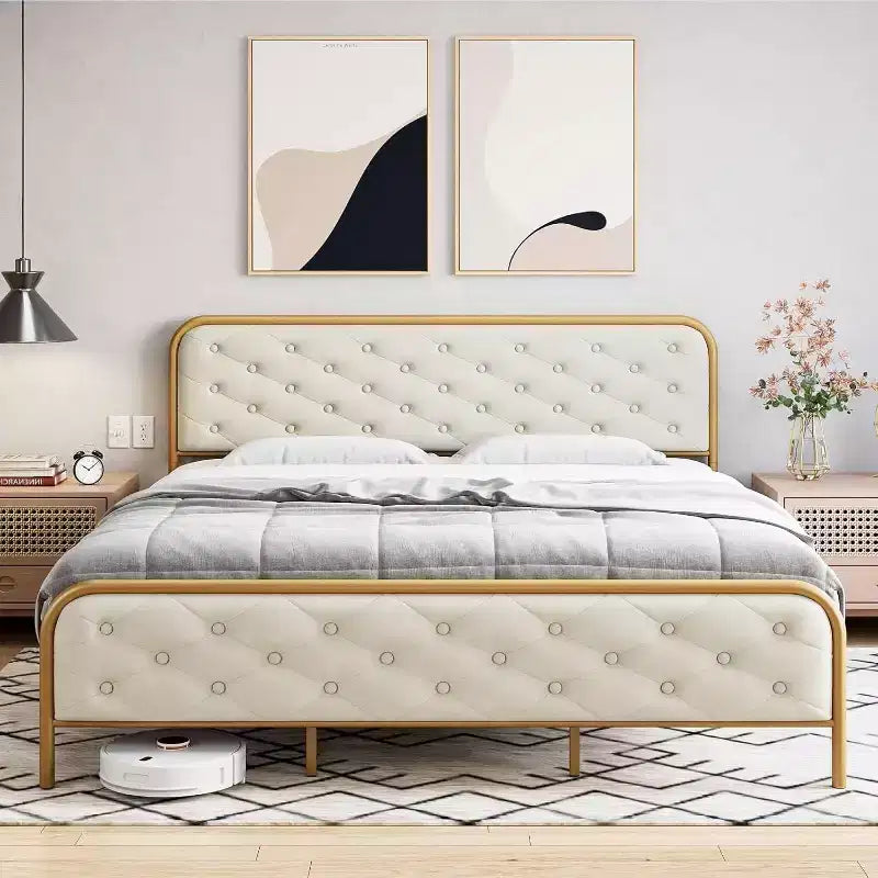 Struttura letto king-size in metallo con piattaforma e contenitore, supporti in acciaio e testiera trapuntata a rombi - Oro bianco