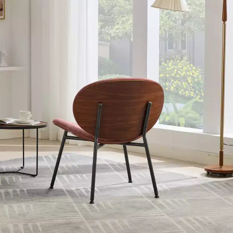 Sedia a conchiglia Mid-Century Modern con base a treppiede - Pelle nera e finitura noce