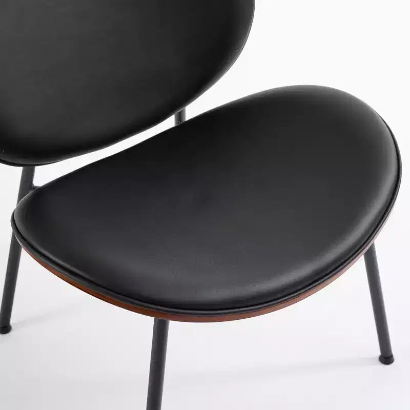 Sedia a conchiglia Mid-Century Modern con base a treppiede - Pelle nera e finitura noce