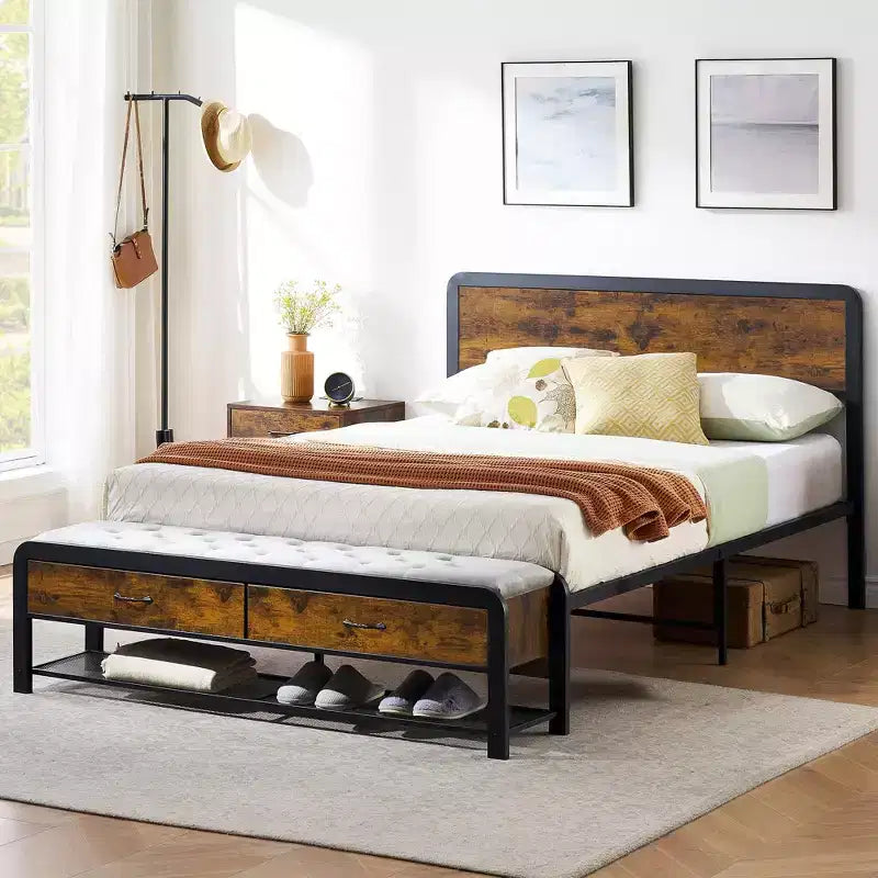 Telaio letto a piattaforma in metallo rustico con testiera in legno, panca e 2 cassetti portaoggetti - Non è necessaria la rete a molle