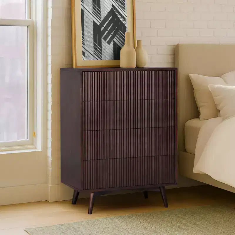 Cassettiera Moderna Bohemien a 4 Cassetti con Legno Massello e Frontali Scanalati