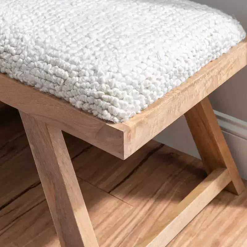 Panca Bohemién in legno massello di mango da 45 pollici con cuscino in tessuto testurizzato color crema - Marrone